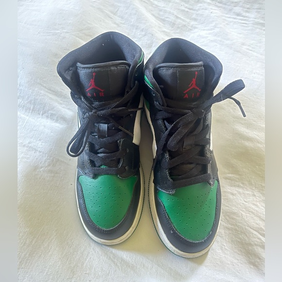 Nike Air Jordan 1 Mid GS Black Pine Green - Picture 2 of 5